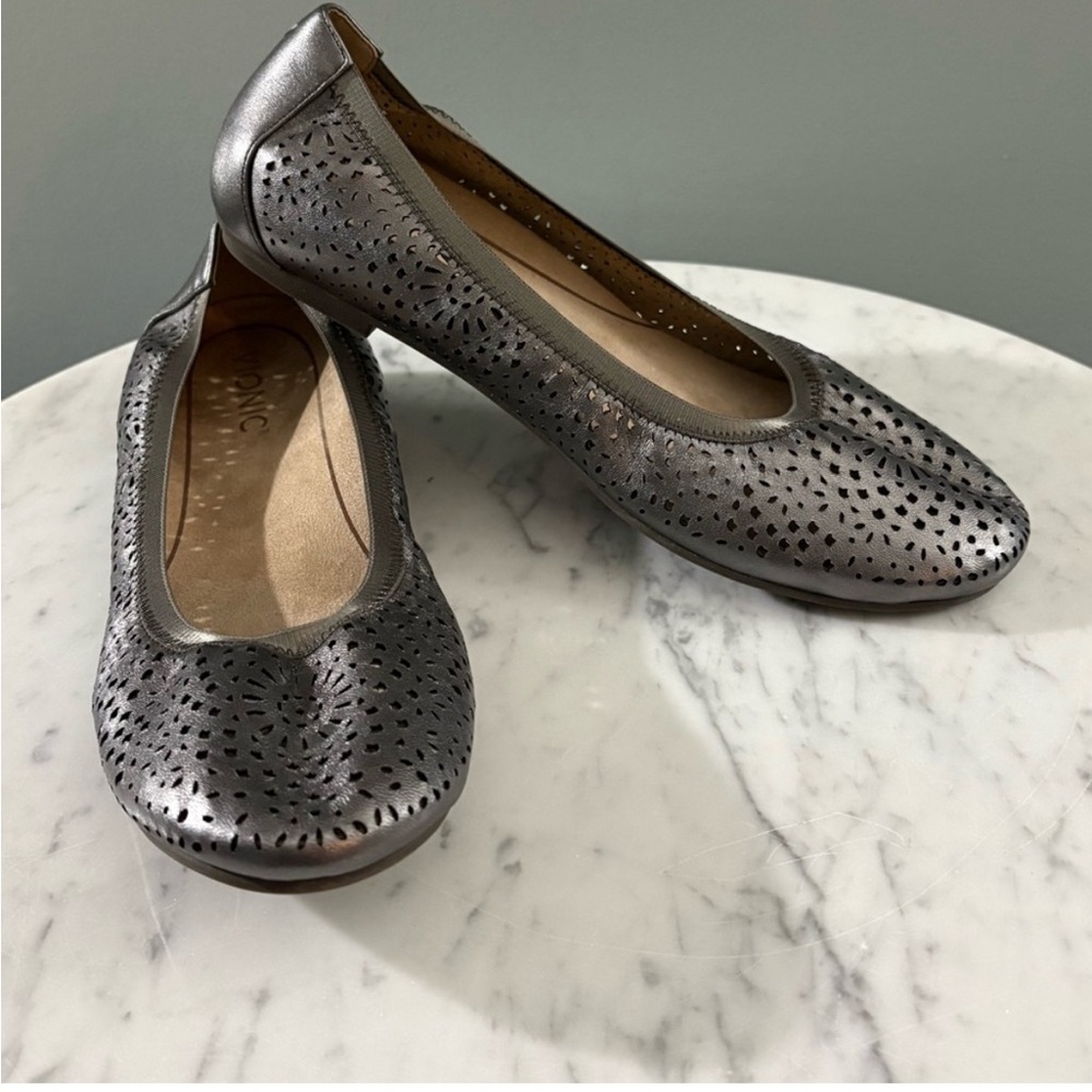 Vionic Robyn Ballet Flats Pewter Metallic Perforated Leather Comfort Size 9